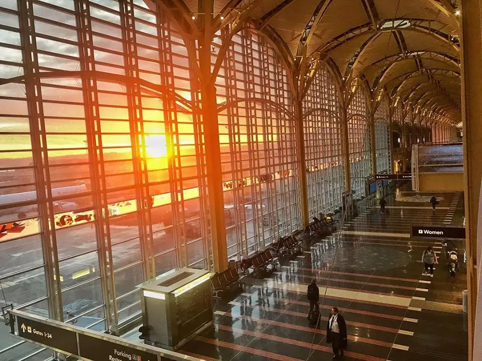 How Early Should I Get to Reagan Washington National Airport?