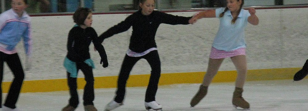 kids ice skating